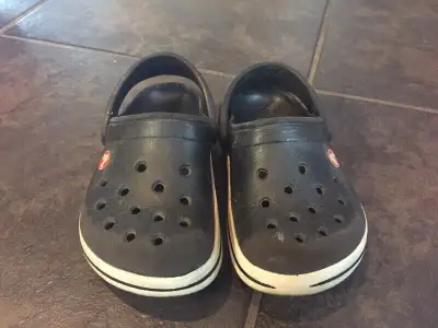 Boys size 6/7 Crocs, View more