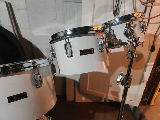 Pearl Drums 7 piece in Drums & Percussion in Hamilton - Image 3