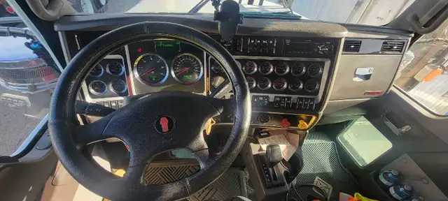 kenworth w900 for sale 2020 in Heavy Trucks in Edmonton - Image 9