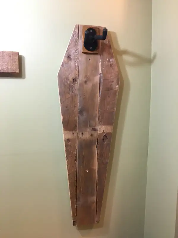 Guitar Wall Mounts (Coffins) in Guitars in City of Montréal - Image 4