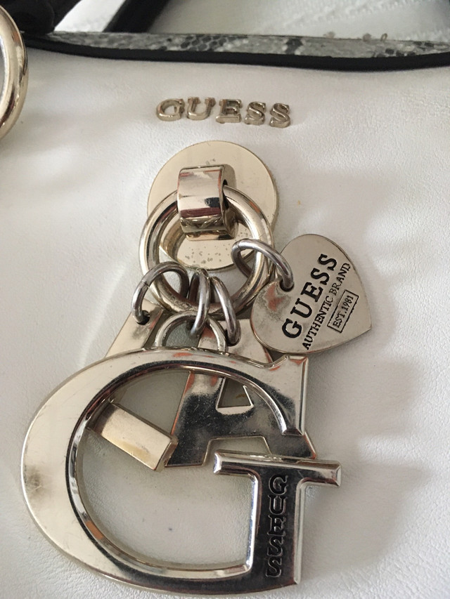 Guess Purse in Women's - Bags & Wallets in Red Deer - Image 3