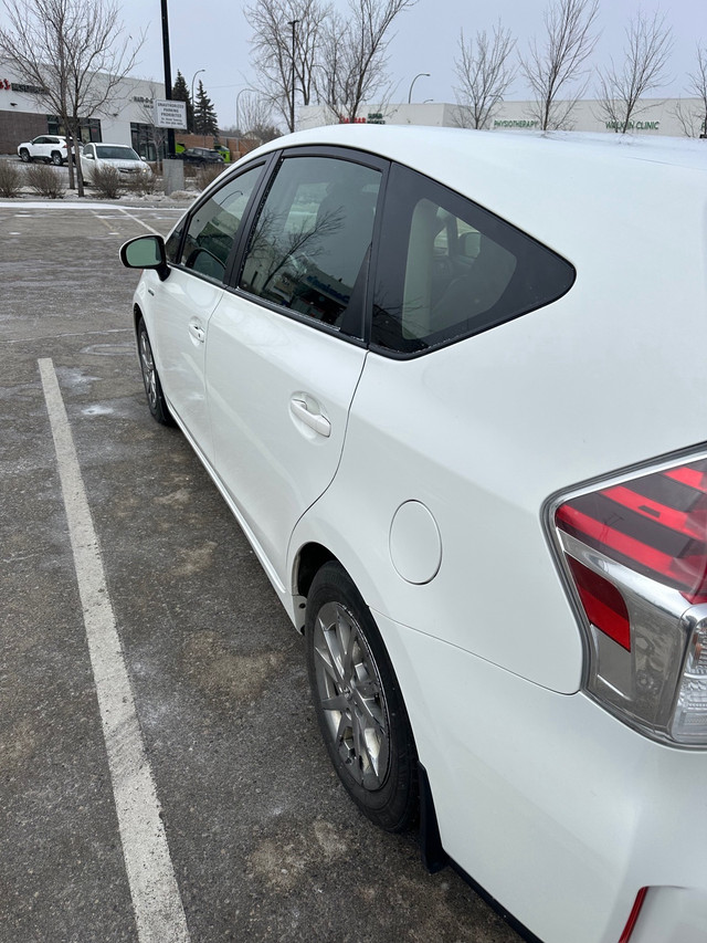 Toyota Prius V 2018 in Cars & Trucks in Winnipeg - Image 4