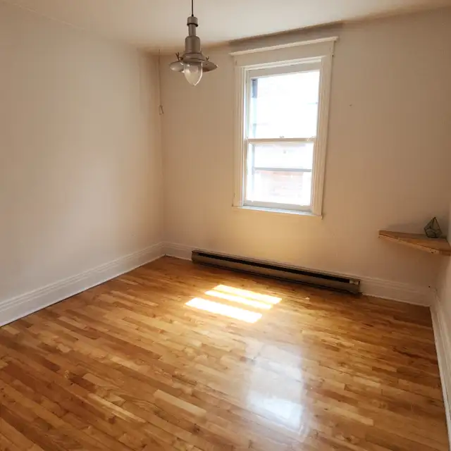 6 1/2 Upper Duplex Snowdon Metro Villa Maria CDN-NDG Queen Mary in Long Term Rentals in City of Montréal - Image 9