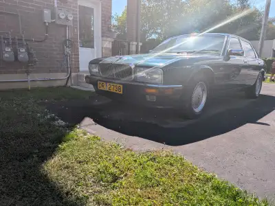 Beautiful Jaguar XJ6 sovereign, mint condition 0 rust. New fuel pump, fuel filter, plugs. Kingfisher...