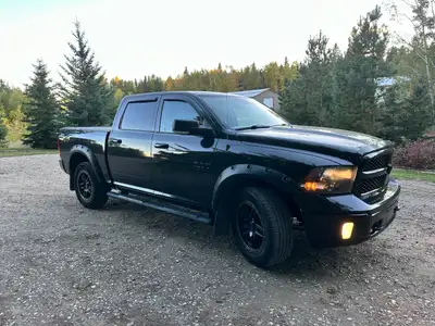 For sale is a well-maintained 2018 RAM 1500 5.7L SLT Crew 4wd auto and 4wd lock. Extended transferra...