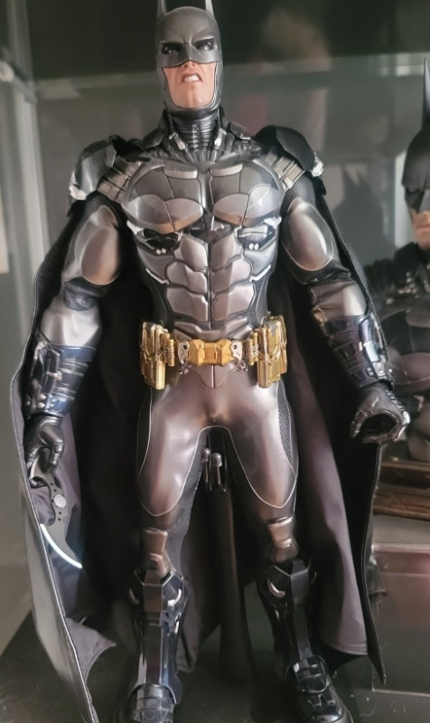 Hot Toys Knightmare & Tactical Suit Batman in Toys & Games in Brantford - Image 2