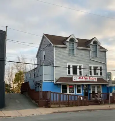 2 bedrooms - 2 bathrooms