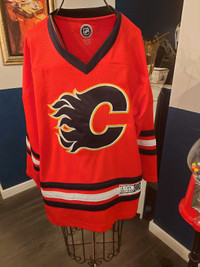 Calgary Flames youth jersey xl
