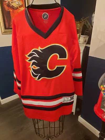Calgary Flames youth jersey xl, View more