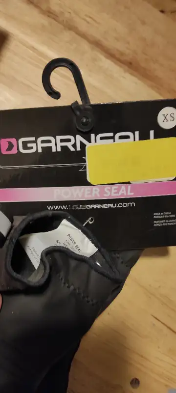 Garneau wind dry SL and power seal cycling shoe covers size XS in Clothing, Shoes & Accessories in City of Toronto - Image 3