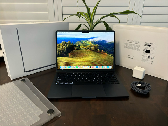 BRAND NEW M4 MacBook Air 16GB RAM & Warranty! in Laptops in Ottawa