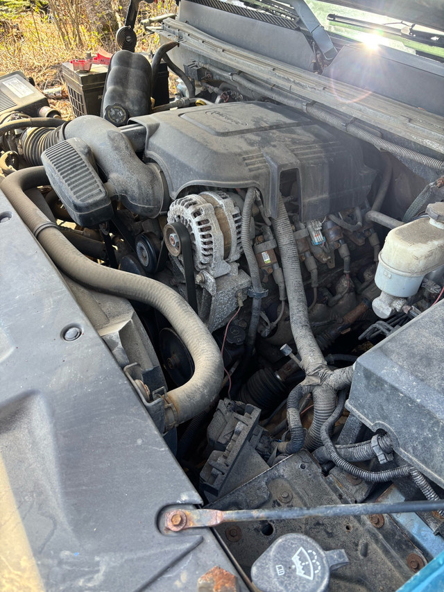 ls2 truck engine all aluminum 2000$ in Engine & Engine Parts in Thunder Bay