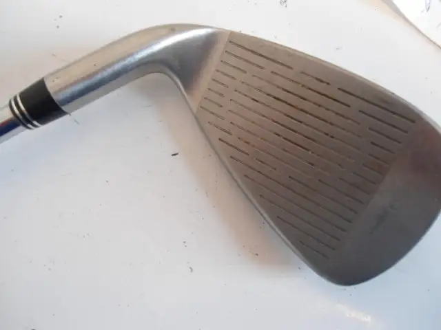 KING COBRA RIGHT HANDED 6 GOLF IRON in Golf in Sudbury - Image 4