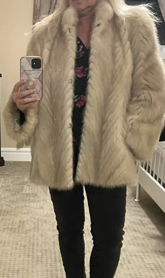 Mink Coat Size Small in Women's - Tops & Outerwear in Calgary - Image 5