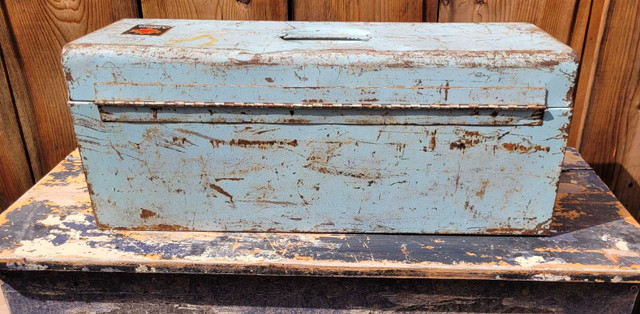 Large Metal Tool Box in Tool Storage & Benches in Owen Sound - Image 2