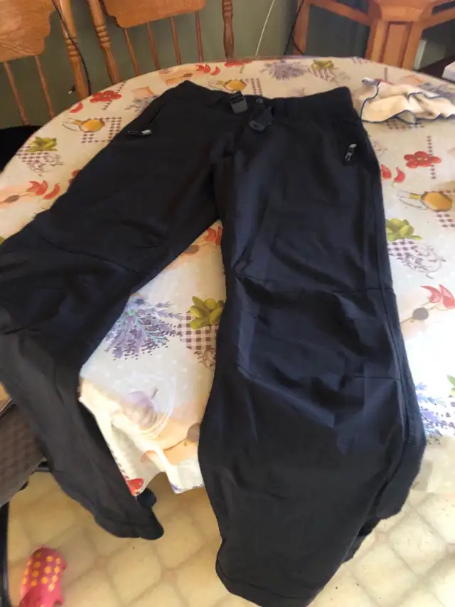 pantalon de neige Blackmoutain pour femme gr:6 comme neuf  in Women's - Tops & Outerwear in Longueuil / South Shore - Image 2