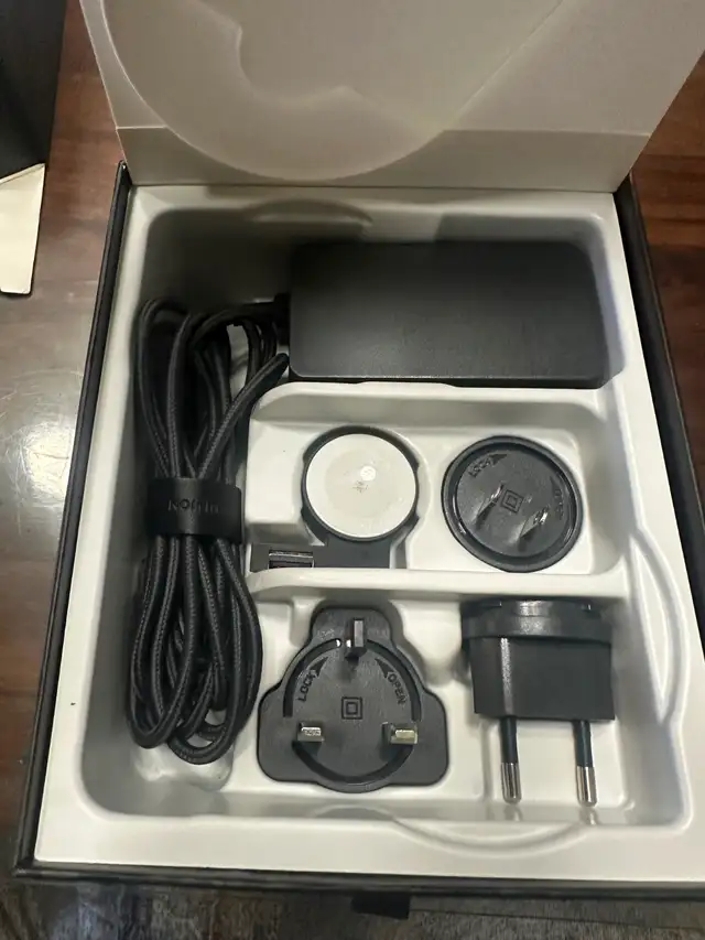 Native Union Drop Xl wireless charging station for Apple iPhone, in Cell Phone Accessories in Hamilton - Image 6