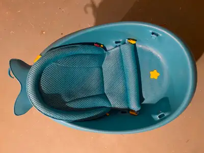 Barely used Skip-Hop Moby smart sling 3-stage tub for sale, View more