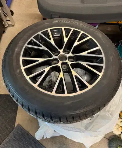 Bridgestone Blizzak Winter Tires lightly used on 2022 Ford Escape (possibly suited for 2020-current?...