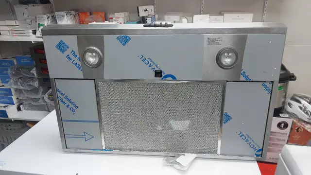 Whirlpool Under Cabinet Range Hood 560 CFM UXT5230BDS