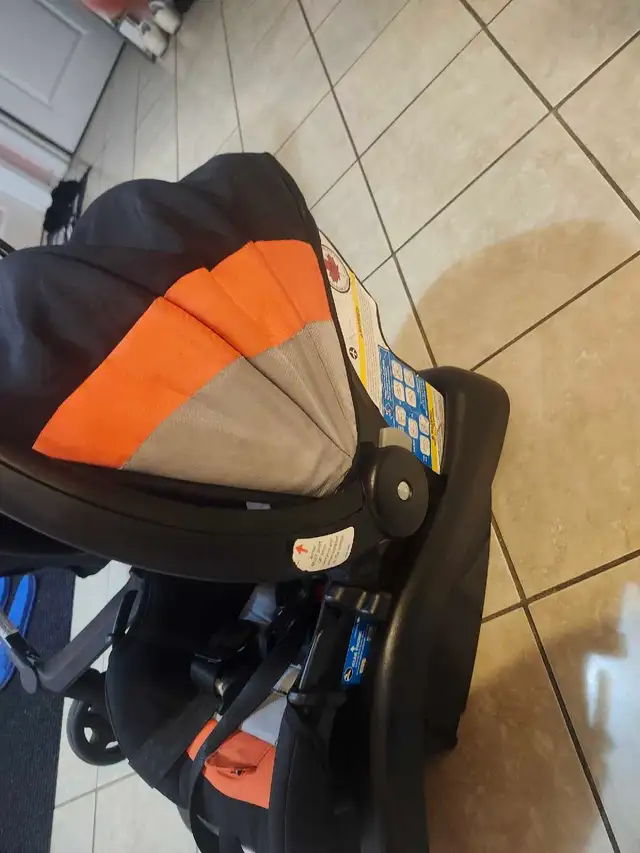 baby car seat in Clothing - 18-24 Months in Edmonton - Image 4
