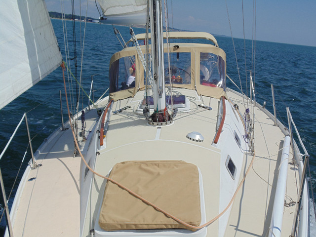 Ericson 33RH for sale in Sailboats in London - Image 2