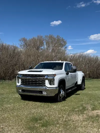 2020 Silverado 3500 DRW 4WD LTZ Crew Cab, 6.6L Duramax, 10 Speed Allison Auto Trans. 8ft box, Comple...