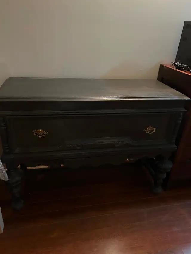 Antique Wooden Chest Drawer in Dressers & Wardrobes in Markham / York Region - Image 2