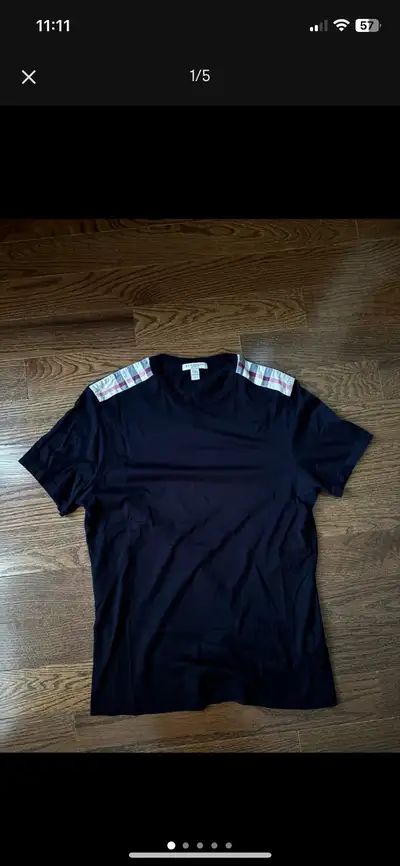 Burberry T-shirt small, View more