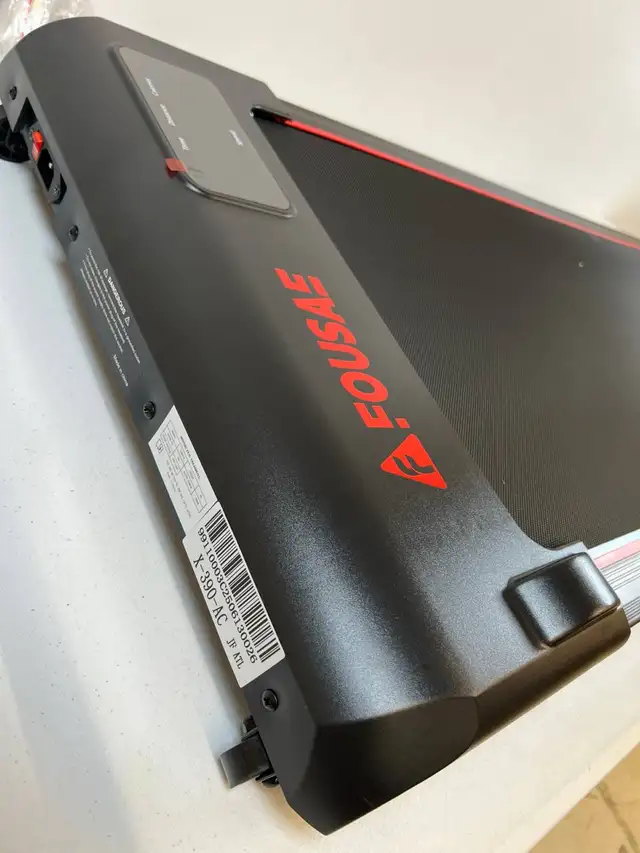 3 in 1 Walking Pad Treadmill 9% Incline in Exercise Equipment in Edmonton - Image 4