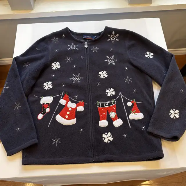 Denver Hayes Ugly Christmas Sweater Fleece Cardigan Size XL in Women's - Tops & Outerwear in Winnipeg - Image 8