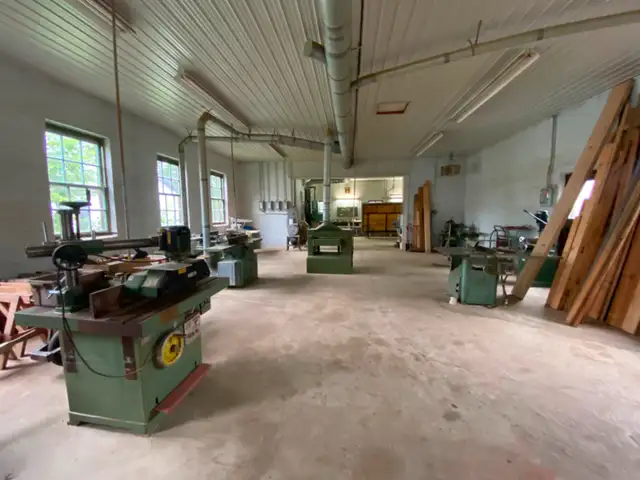 MAISON À VENDRE - COMMERCE EN ANNEXE ET ÉBÉNISTERIE (ST-GILLES) in Commercial & Office Space for Sale in St-Georges-de-Beauce - Image 4