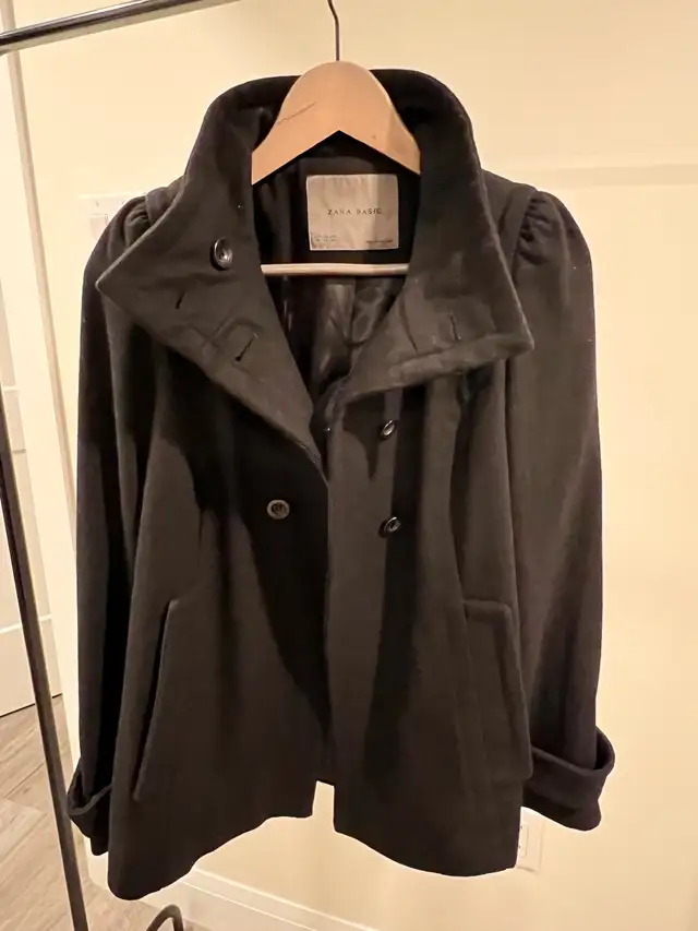 Winter Coat (women)- Wool- Black- size XS - Zara - Like New in Women's - Tops & Outerwear in Kitchener / Waterloo - Image 3