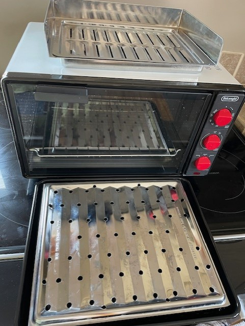 Toaster oven- Delonghi dans Grille-pain et fours  à Longueuil/Rive Sud - Image 2