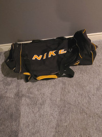 Reebok Hockey Bag | Buy or Sell Used Hockey Equipment in Ontario | Kijiji  Classifieds