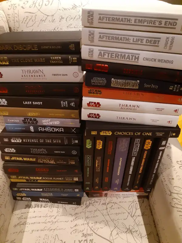 STAR WARS lot de 35 livres Thrawn Darth Maul Ahsoka Leia Sith63760463568131120