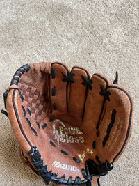 Baseball Glove Rally cap