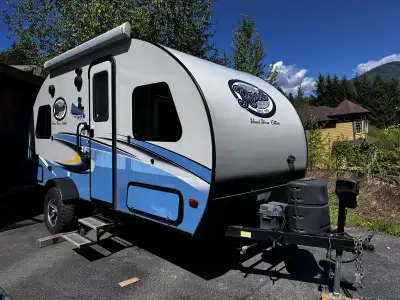 Well maintained; annually serviced and winterized at Rock Island RV Everything works. Battery is 2 y...