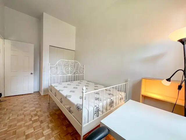 Room for rent (available May 1)