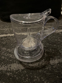 Loose leaf tea steeper with bottom release