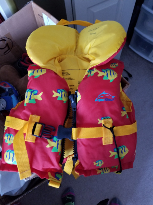 Kid life jacket on sale - Size  D - 9-14kg in Water Sports in St. Albert