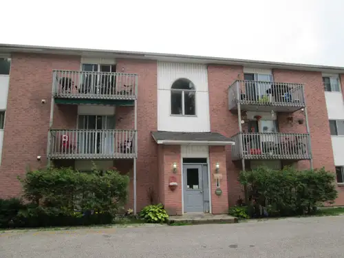 Upper floor apartment available for immediate occupancy at 25 Alexandra Street in Bracebridge, featu...