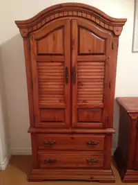 4 meubles en bois