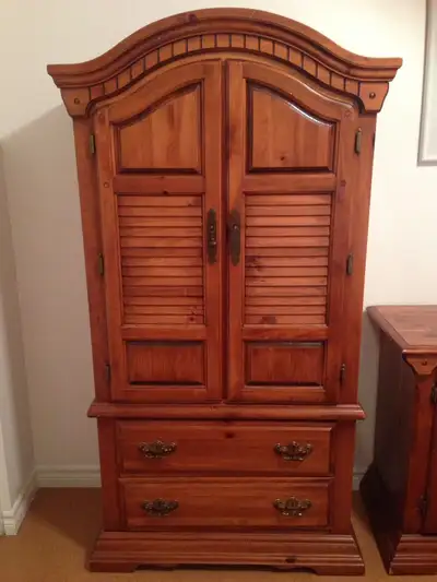 4 meubles en bois, View more