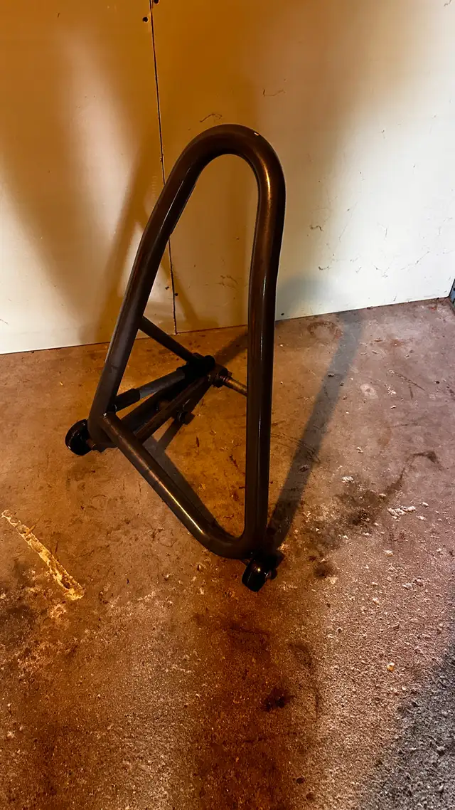 Ducati Single Sided Rear Swing Arm Stand in Road in Markham / York Region - Image 3