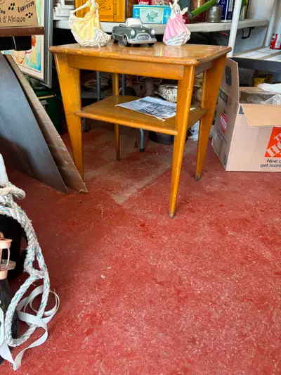 Unique Table Looks Amazing as a Single Piece , Brightens up Any Room $100 ******* Please Check My Ot...