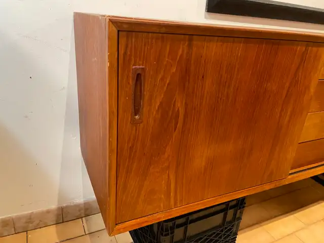 MASSIVE Mid-Century Modern Teak Sideboard in Dressers & Wardrobes in City of Toronto - Image 4