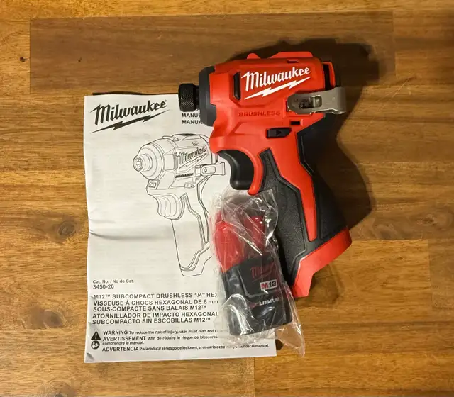 Milwaukee M12 Brushless 1/4” hex impact driver with 2CP battery