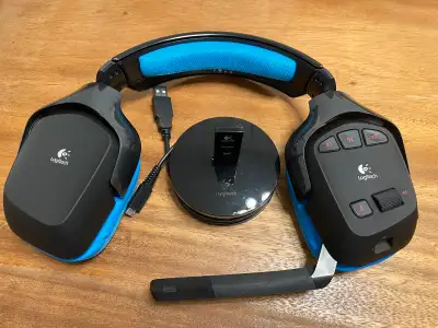 This is my old headset which brought many years ago. The headband and ear pads were replaced by new...