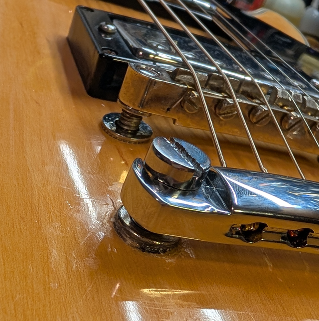 Rare 1970s VIBRA Les Paul Copy - Lawsuit Era - Vintage MIJ in Guitars in Longueuil / South Shore - Image 8